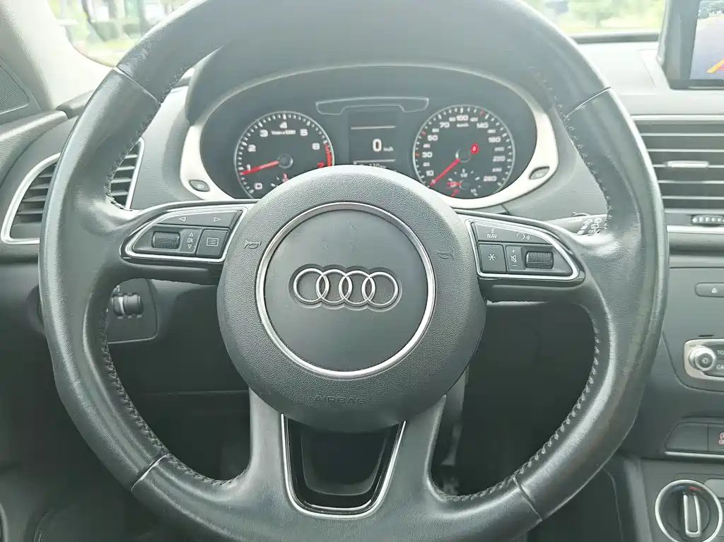 Audi Q3 2017 — фото 18