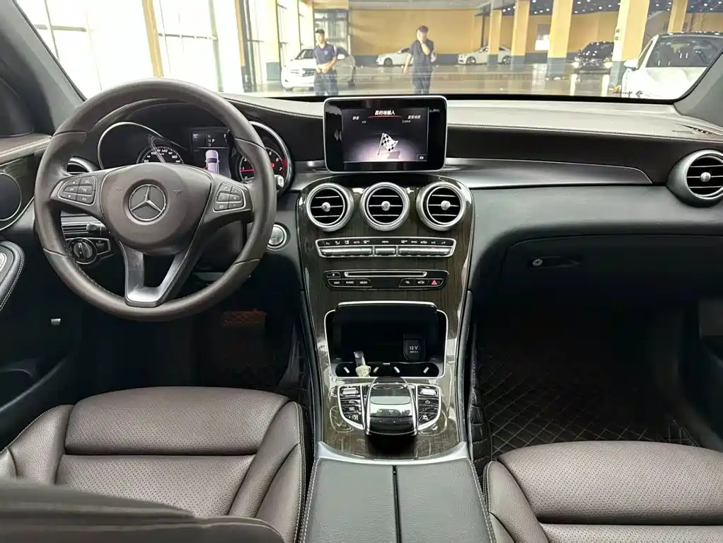 Mercedes-Benz GLC 2018 — фото 4