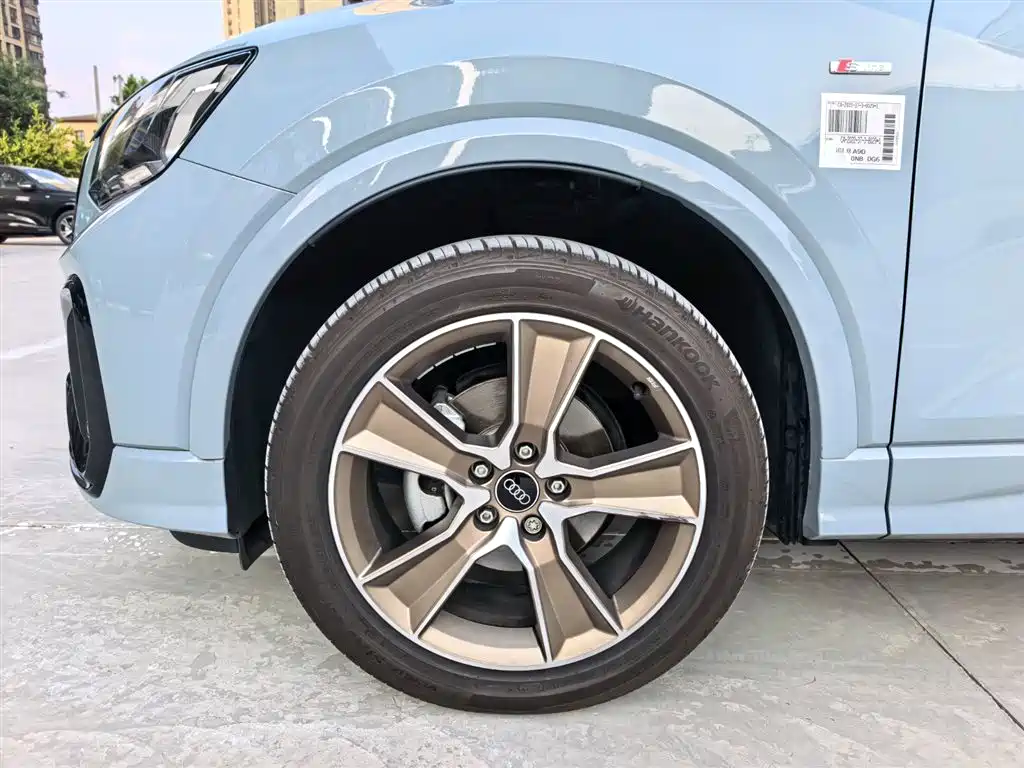 Audi Q2L 2023 — фото 17