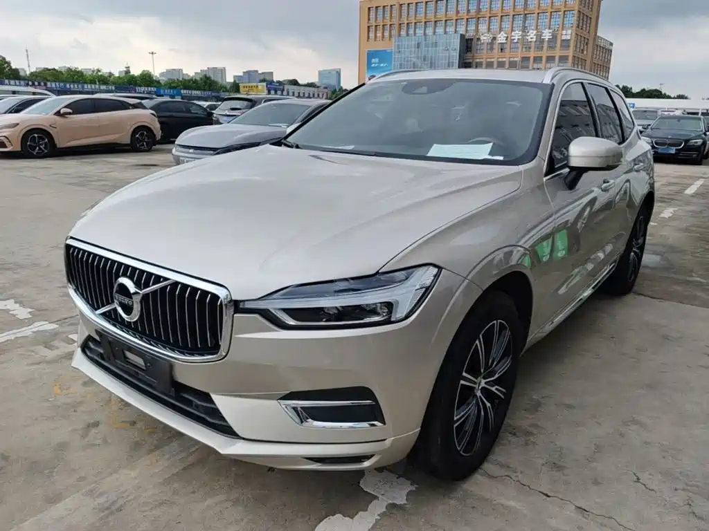 Volvo XC60 2020 — фото 1