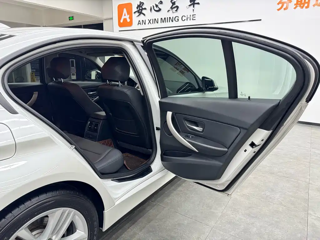 BMW 3 Series 2015 — фото 11