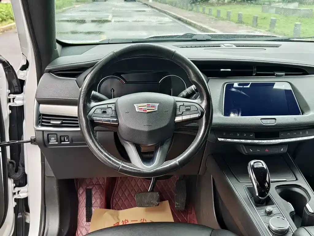 Cadillac XT4 2021 — фото 14