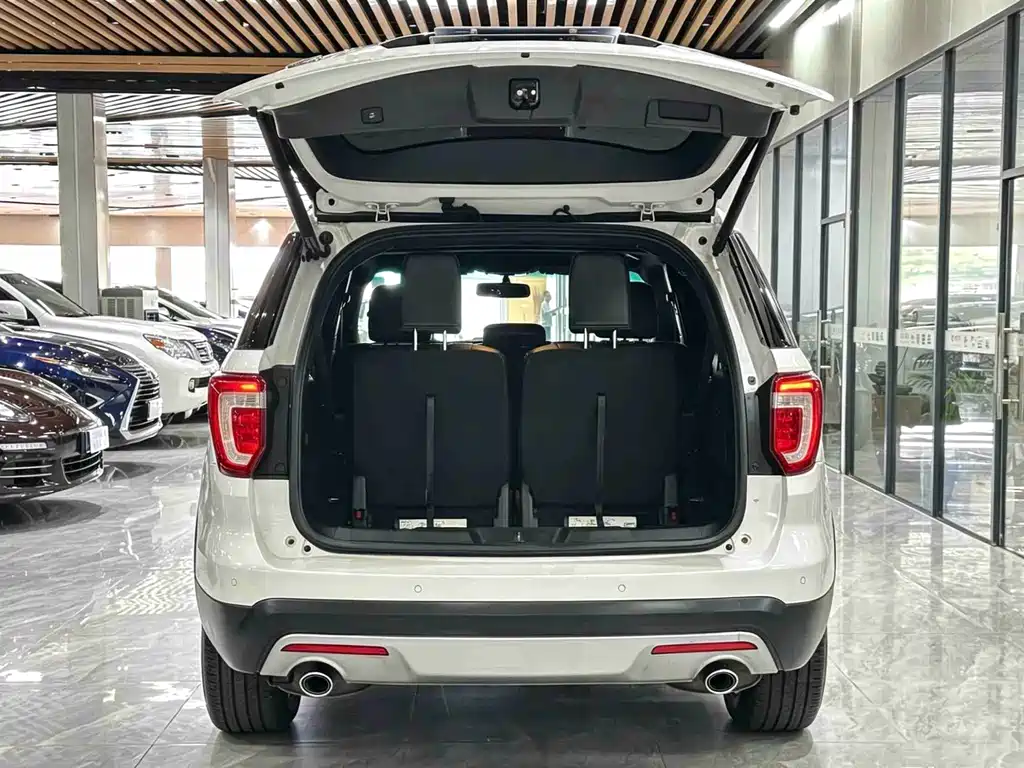 Ford Explorer 2015 — фото 9