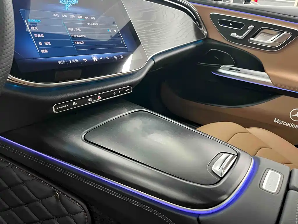 Mercedes-Benz E-Class 2025 — фото 11