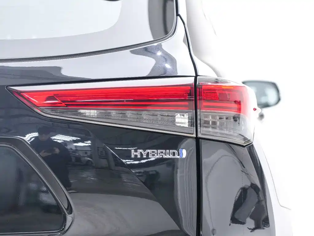 Toyota Highlander 2024 — фото 18