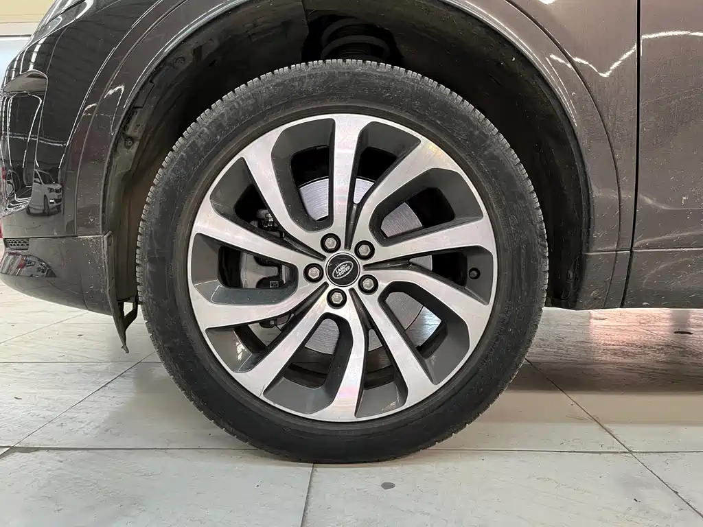 Land Rover Discovery Sport 2023 — фото 13
