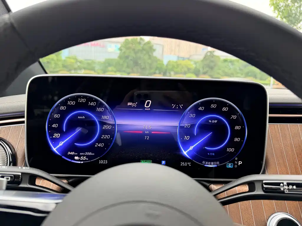Mercedes-Benz EQE SUV 2025
