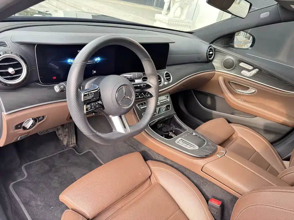 Mercedes-Benz E-Class 2022 — фото 10