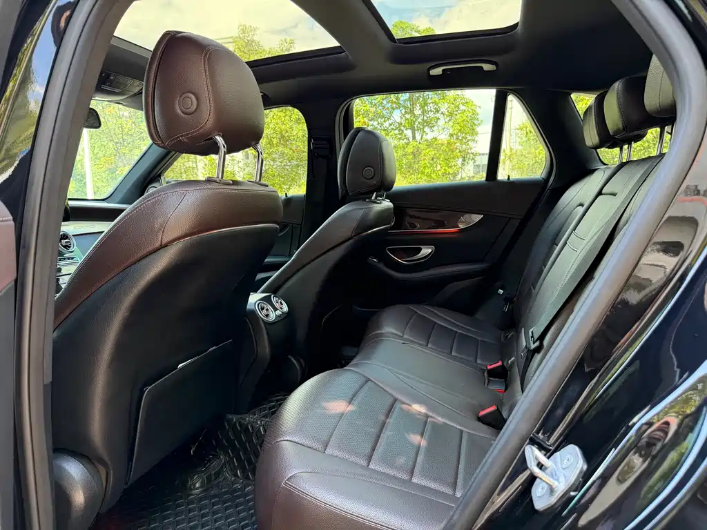 Mercedes-Benz GLC 2018 — фото 10