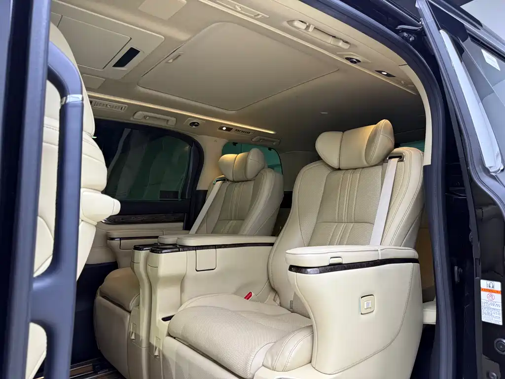 Toyota Vellfire 2021 — фото 13