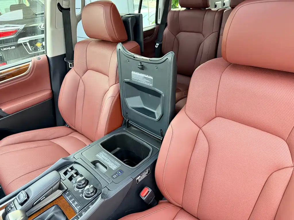 Lexus LX 2017 — фото 13