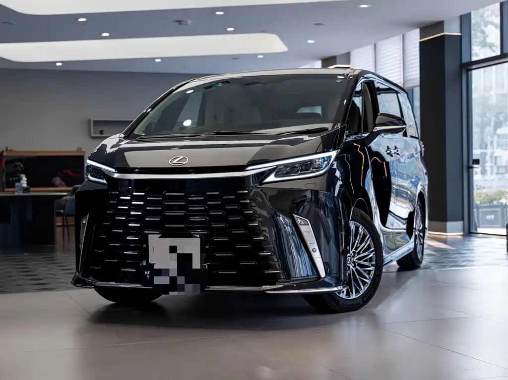 Lexus LM 2026