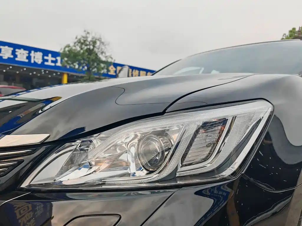 Toyota Crown 2018 — фото 15