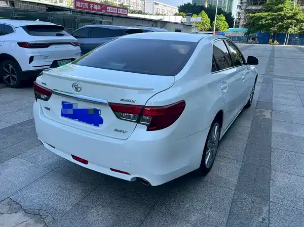 Toyota Reiz 2013