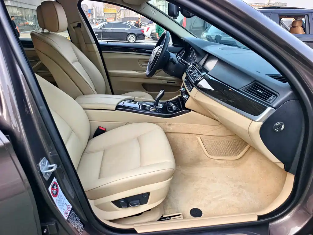 BMW 5 Series 2013 — фото 13