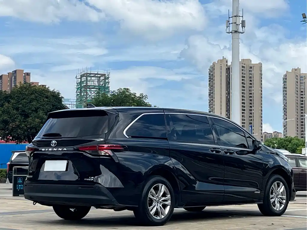 Toyota Sienna 2024