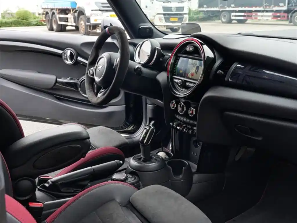 MINI JCW 2018 — фото 12