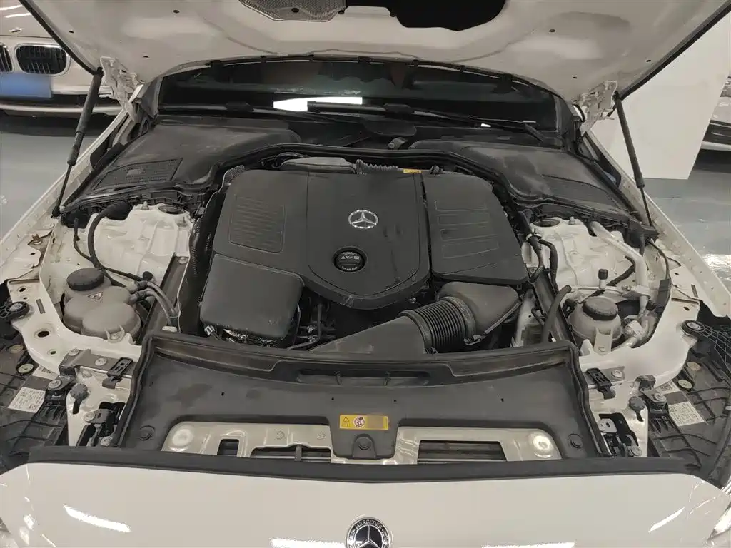 Mercedes-Benz C-Class 2024 — фото 16