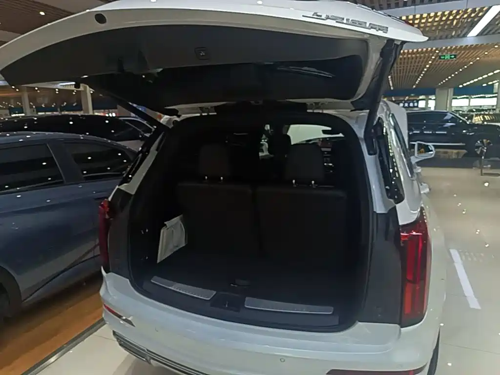 Cadillac XT6 2019 — фото 19