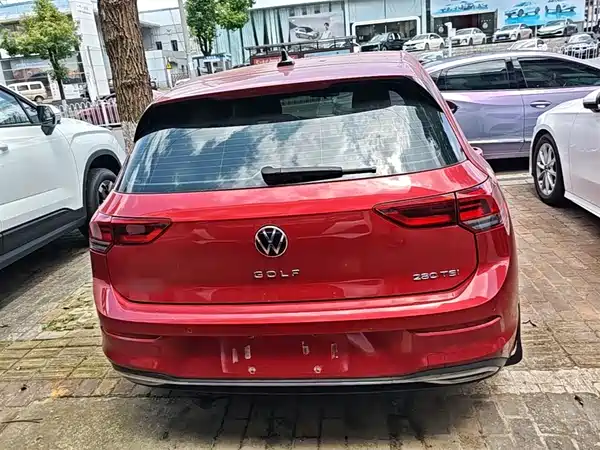 Volkswagen Golf 2021