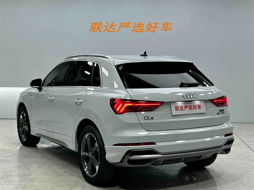 Audi Q3 2022 — фото 24
