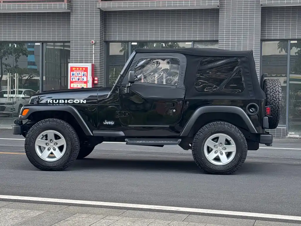 Jeep Wrangler 2004 — фото 2