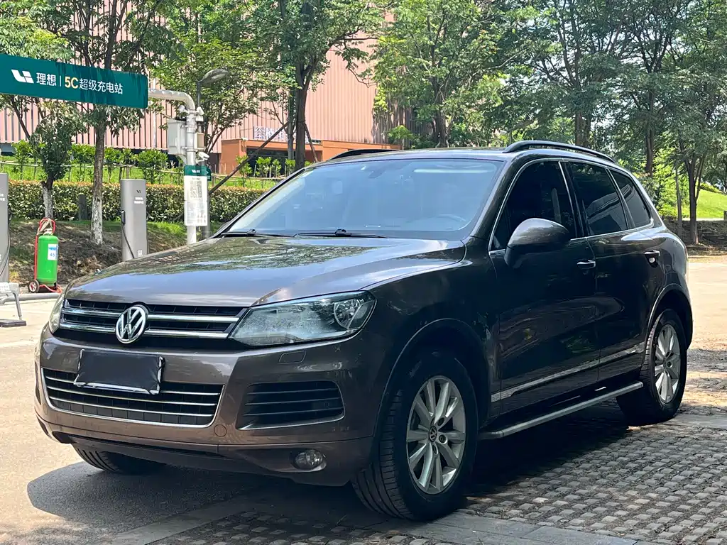 Volkswagen Touareg 2015 — фото 1