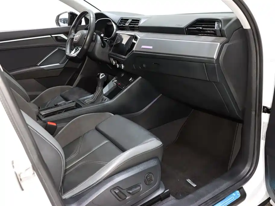 Audi Q3 Sportback 2023 — фото 8