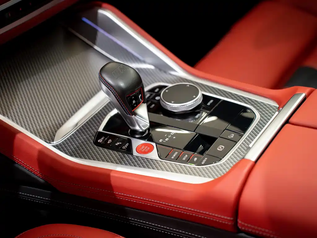 BMW X6 M 2023 — фото 19
