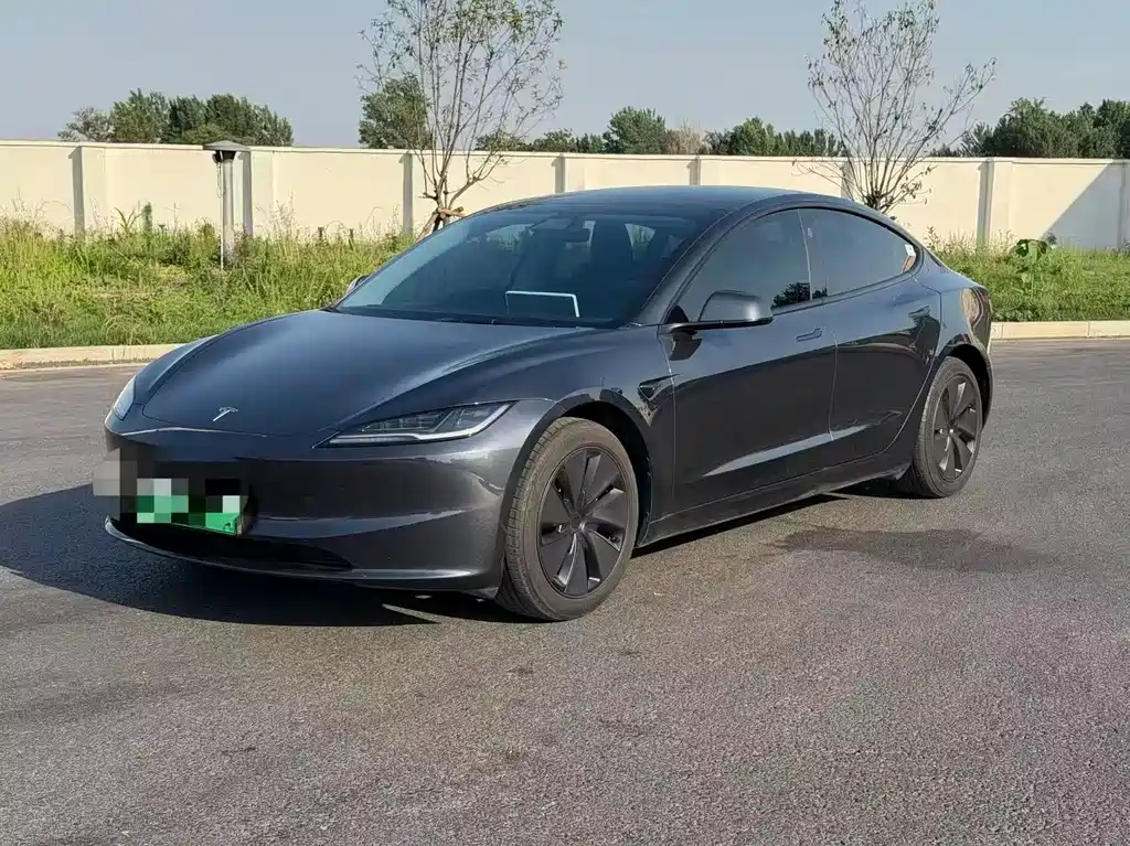 Tesla Model 3 2025 — фото 1