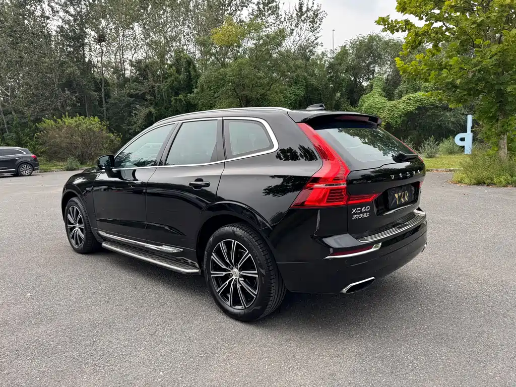 Volvo XC60 2018 — фото 26