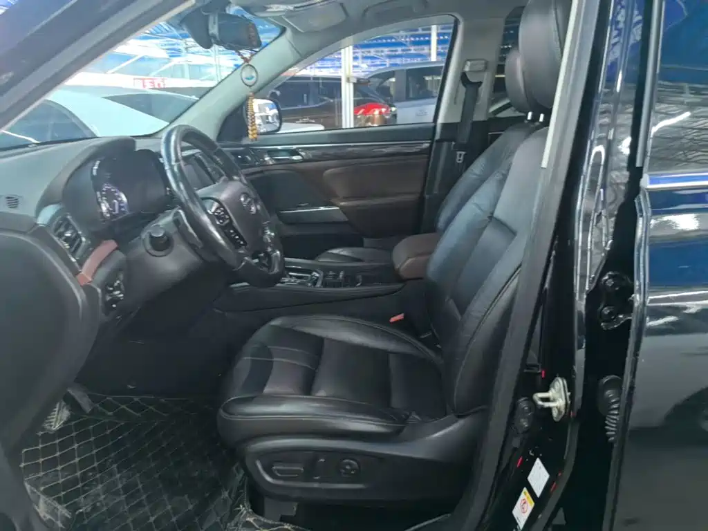 GAC Motor Trumpchi GS8 2018 — фото 15