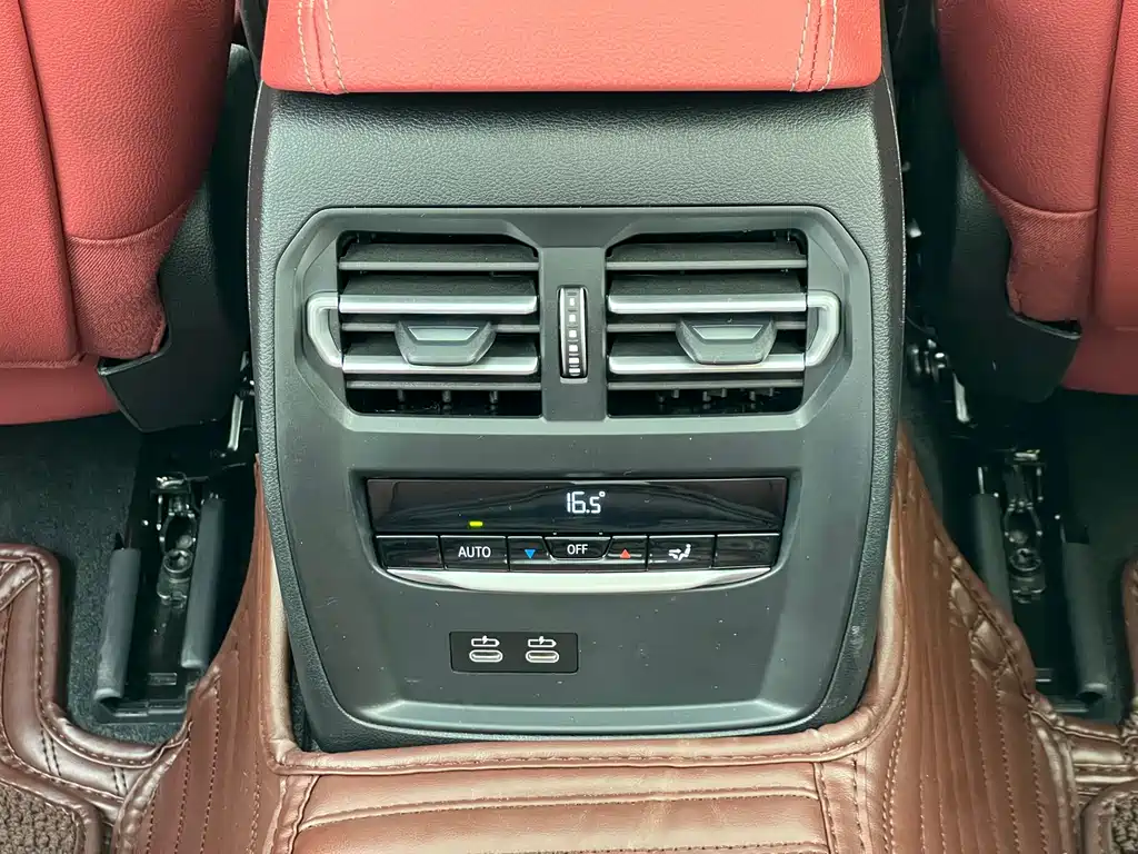 BMW 3 Series 2024 — фото 14