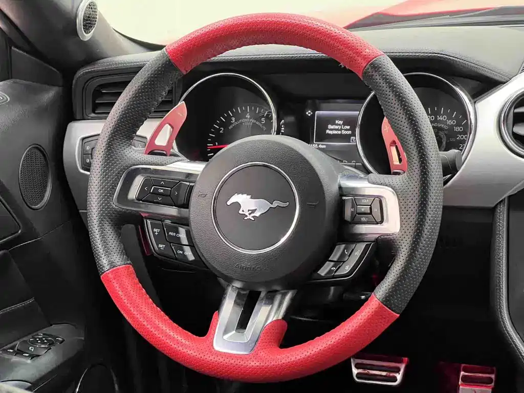 Ford Mustang 2018 — фото 18
