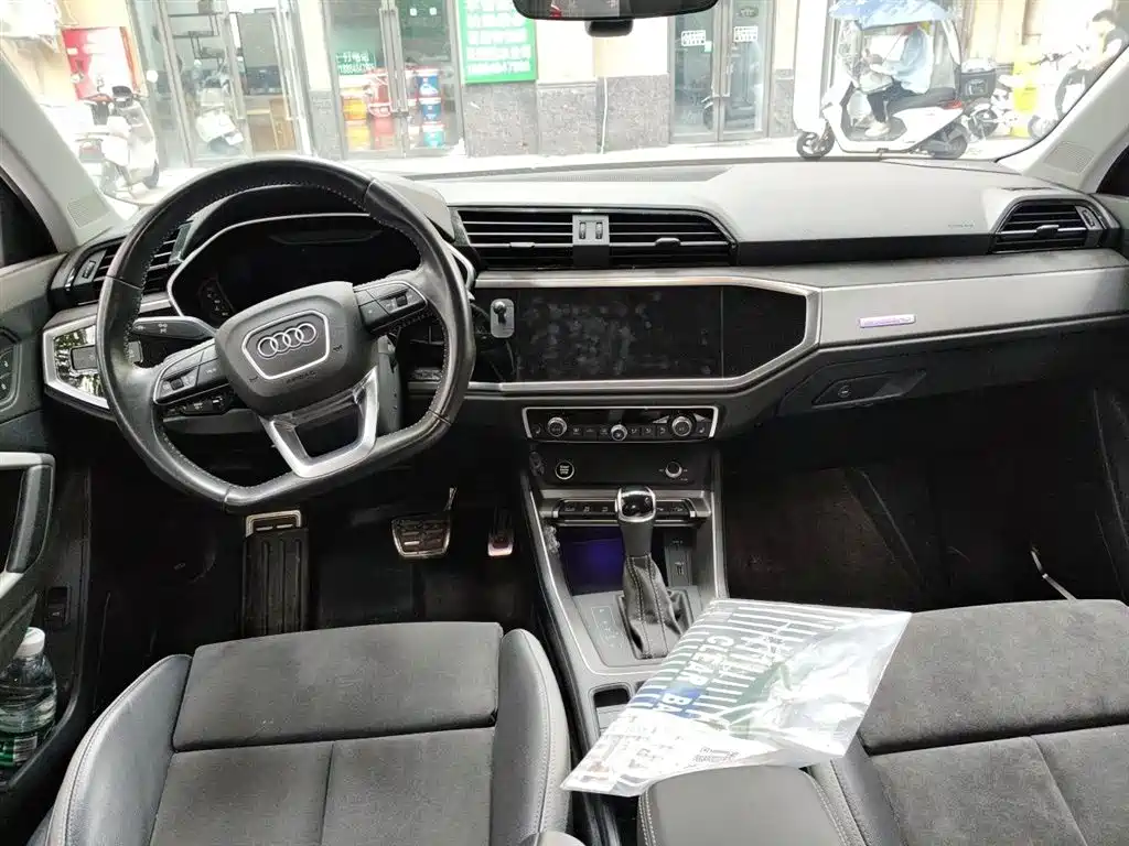 Audi Q3 2021 — фото 10