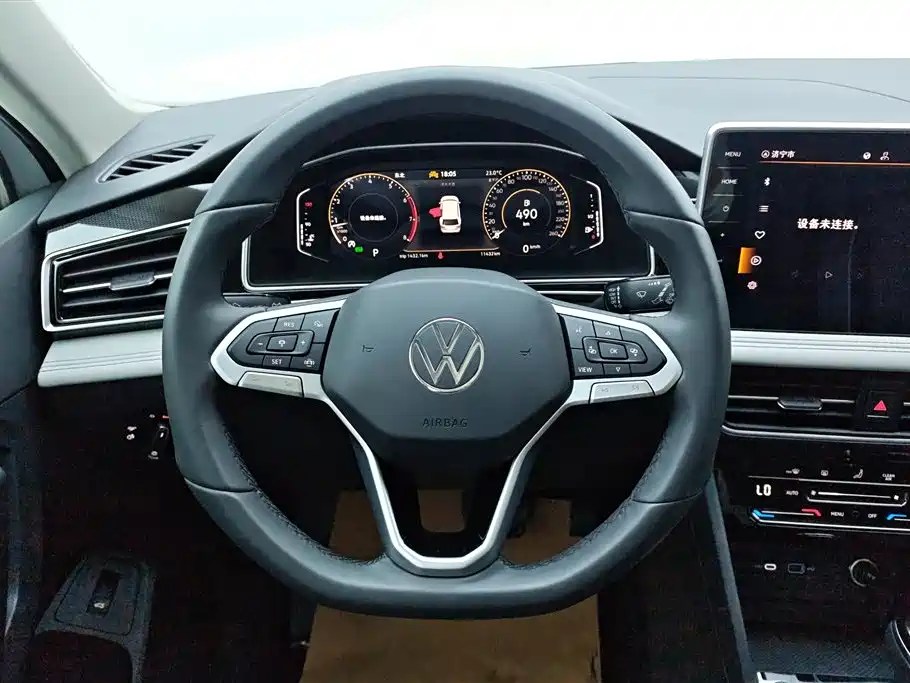 Volkswagen Tiguan L 2024 — фото 15