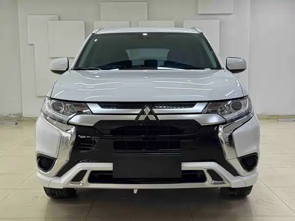 Mitsubishi Outlander 2021