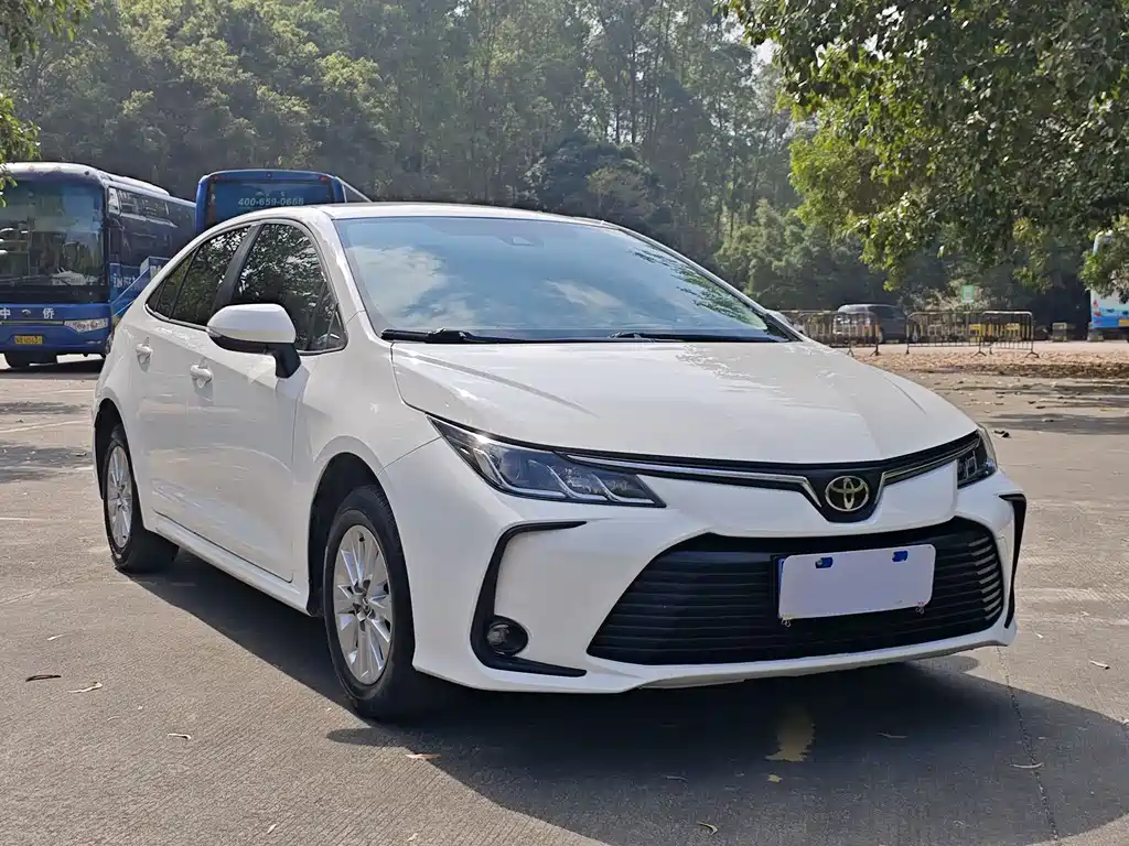 Toyota Corolla 2022 — фото 3