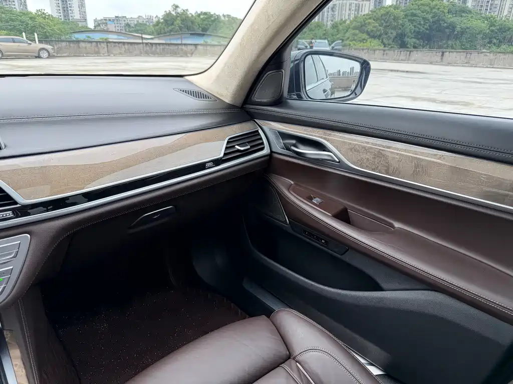 BMW 7 Series 2020 — фото 18