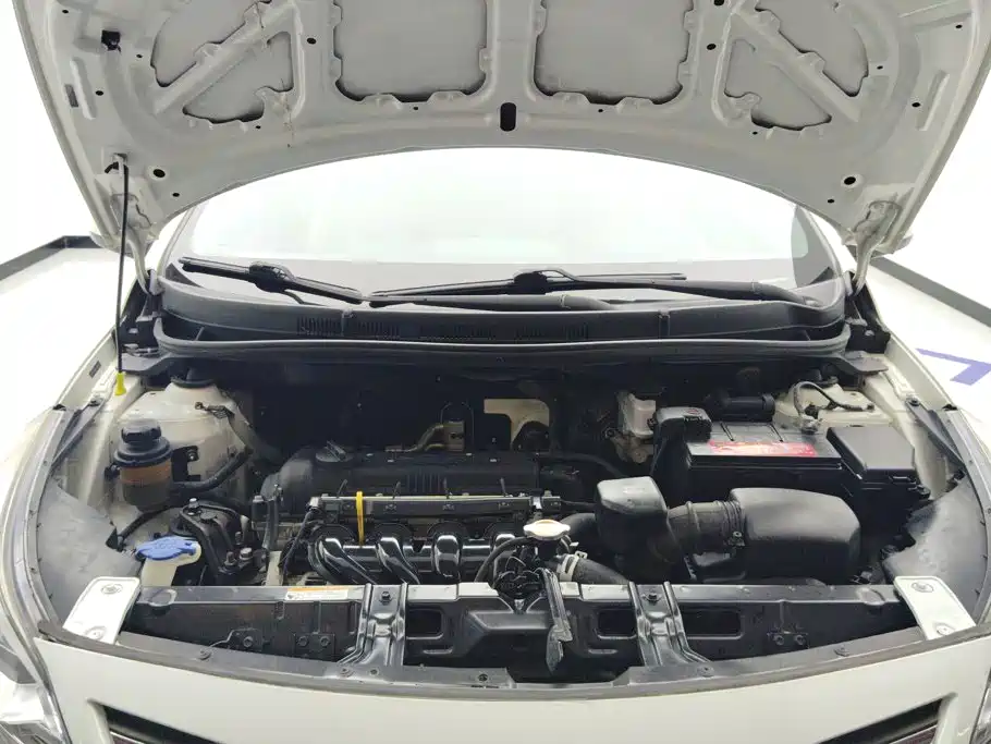 Hyundai Verna 2015 — фото 10
