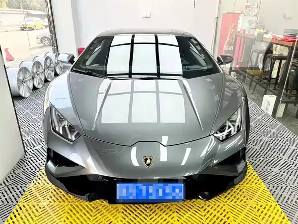 Lamborghini Huracan 2021