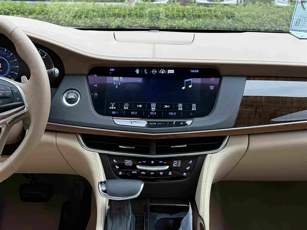 Cadillac CT6 2016 — фото 11