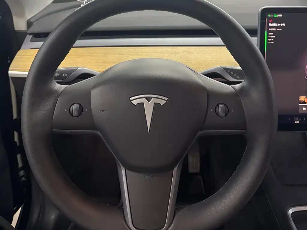 Tesla Model Y 2022 — фото 14
