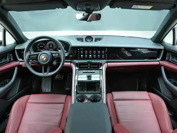 Porsche Panamera 2025