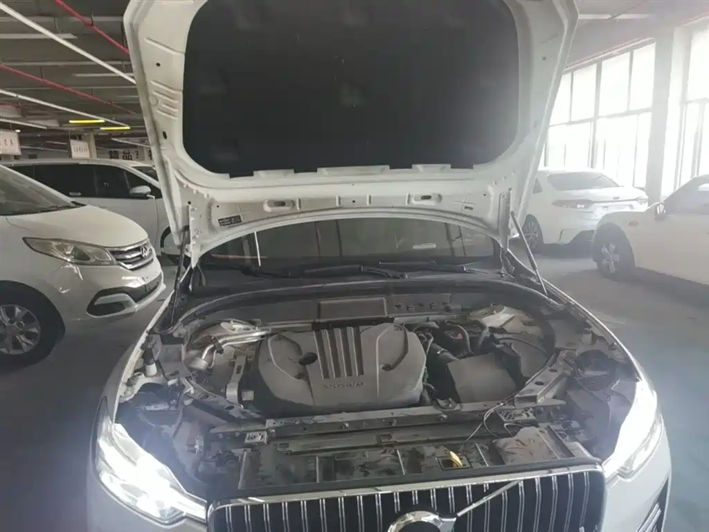 Volvo XC60 2021 — фото 20