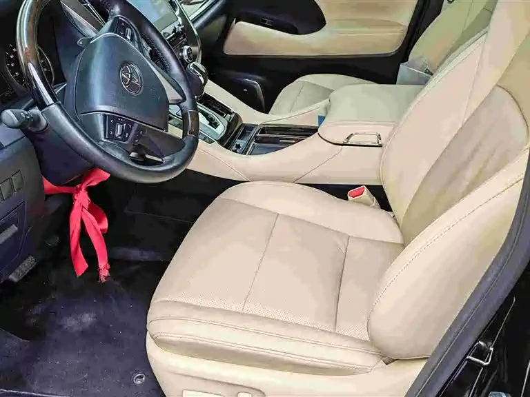 Toyota Alphard 2023 — фото 8