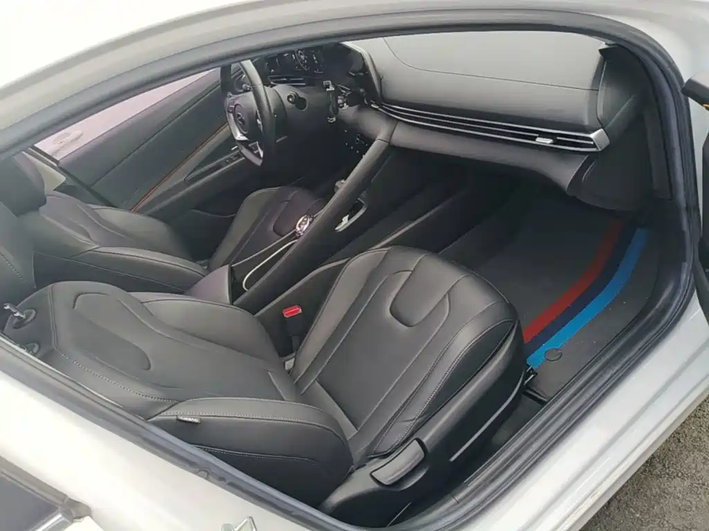 Hyundai Elantra 2021 — фото 25