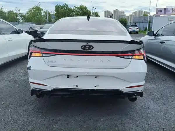 Hyundai Elantra 2021
