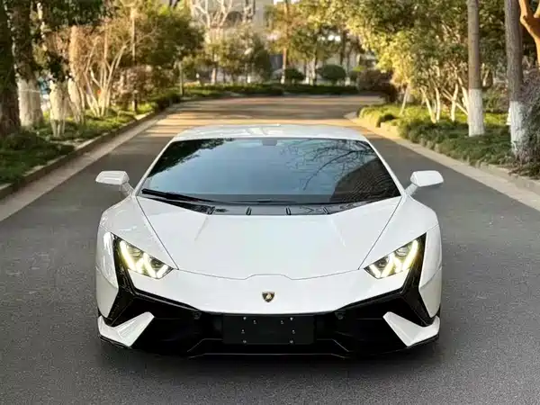 Lamborghini Huracan 2025