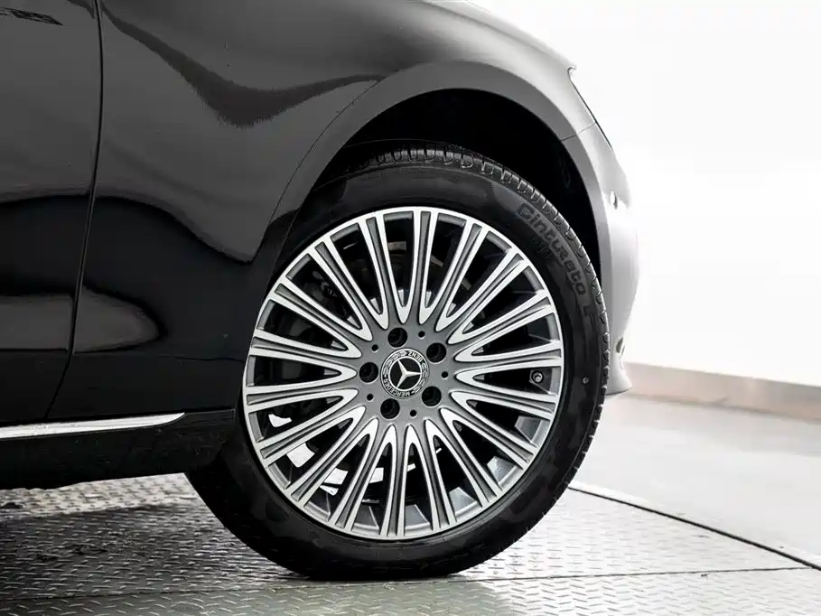 Mercedes-Benz E-Class 2023 — фото 18